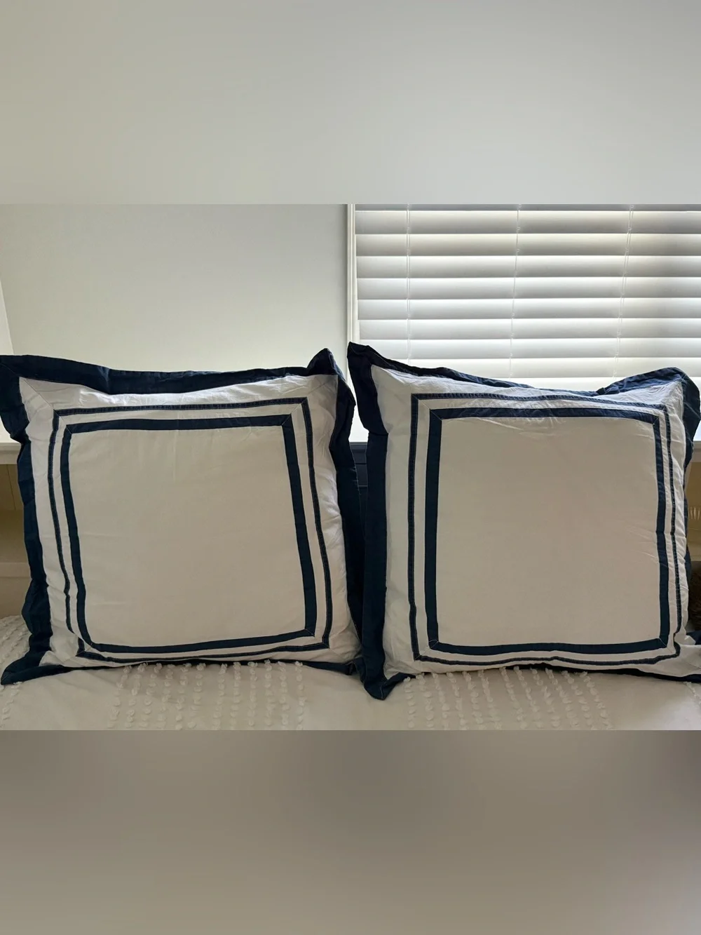 Pottery Barn Teen Chevron Pool and White Full/Queen Duvet Set